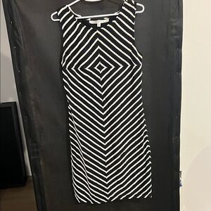 Max Studio Black and White Geometric Midi Dress